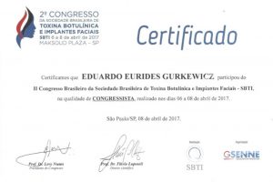 Dentista em Curitiba, Especialista em Implante Dentário, Prótese Dentária, Tratamento de Canal. Nossa Clínica Odontológica conta com uma Equipe de Especialistas com mais de 30 anos de Experiência. Dr Eduardo Gurkewicz também coloca aparelho dentário e realiza Harmonização Facial, buscando corrigir rugas, manchas, cicatrizes e resgatando o rejuvenescimento da pele. A Clínica Odontowicz esta no Cristo Rei. Implante Dentário Curitiba e Prótese Dentária em Curitiba. Clareamento Dentário em Curitiba. Dentista de Qualidade, melhor Dentista em Curitiba.