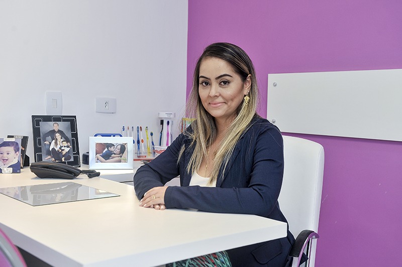 Dentista em Curitiba, Especialista em Implante Dentário, Prótese Dentária, Tratamento de Canal. Nossa Clínica Odontológica conta com uma Equipe de Especialistas com mais de 30 anos de Experiência. Dr Eduardo Gurkewicz também coloca aparelho dentário e realiza Harmonização Facial, buscando corrigir rugas, manchas, cicatrizes e resgatando o rejuvenescimento da pele. A Clínica Odontowicz esta no Cristo Rei. Implante Dentário Curitiba e Prótese Dentária em Curitiba. Clareamento Dentário em Curitiba. Dentista de Qualidade, melhor Dentista em Curitiba.